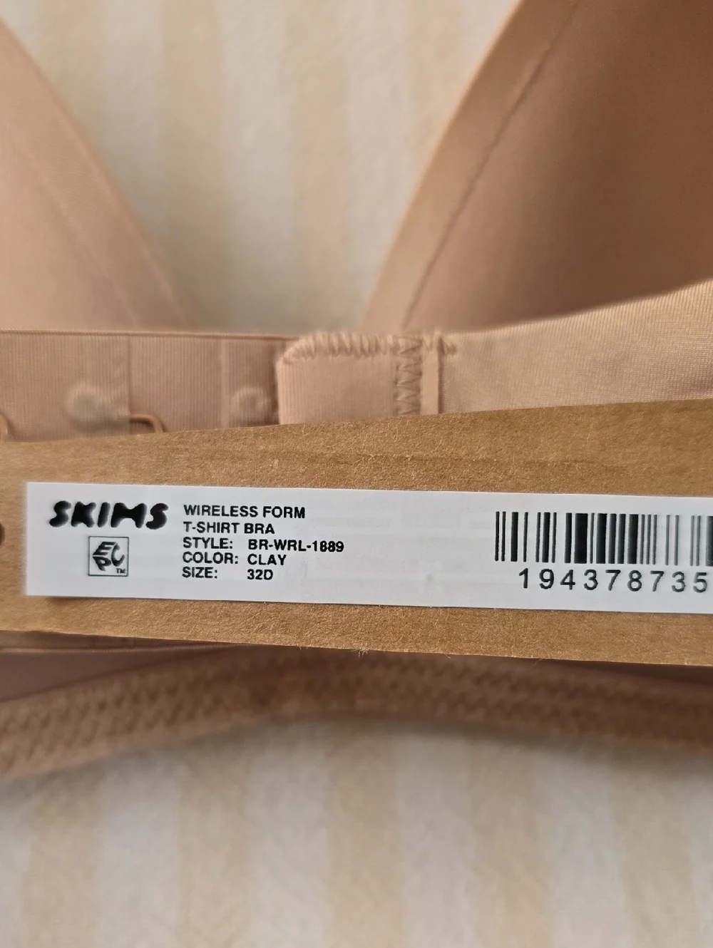 SKIMS Wireless Form T-Shirt Bra Size:32D Clay - Picture 5 of 6